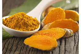 curcuma en cuchara