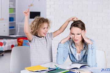 niño con trastorno por déficit de atención / hiperactividad